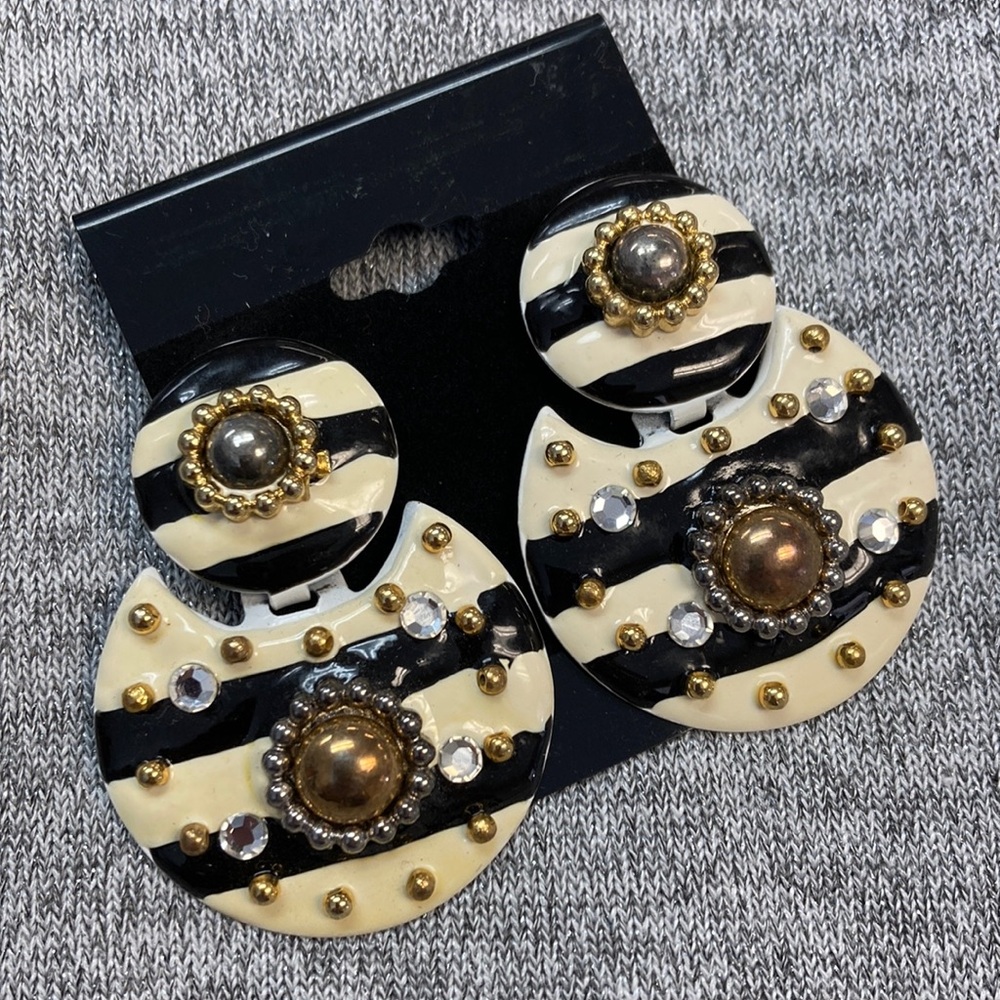 Elegant Vintage Striped Earrings with Gold Accents